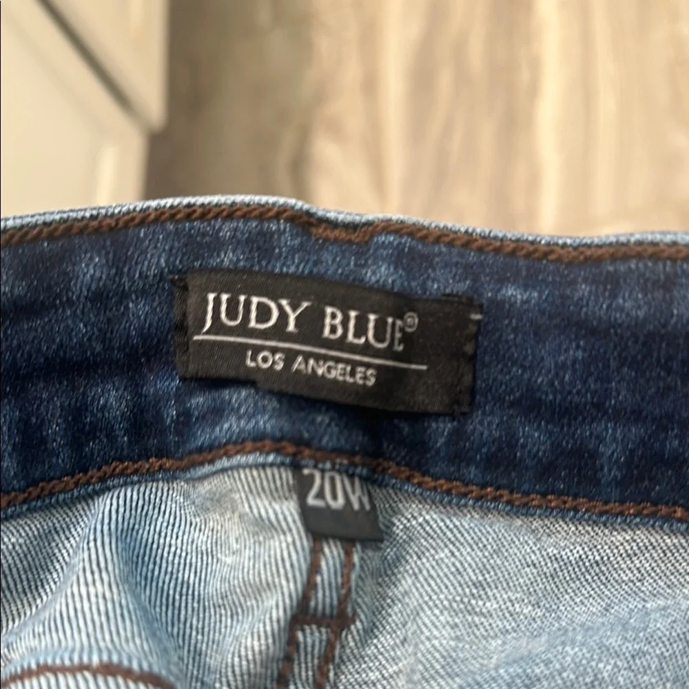 Judy Blue Medium Wash Straight Leg Jeans - Picture 2 of 2